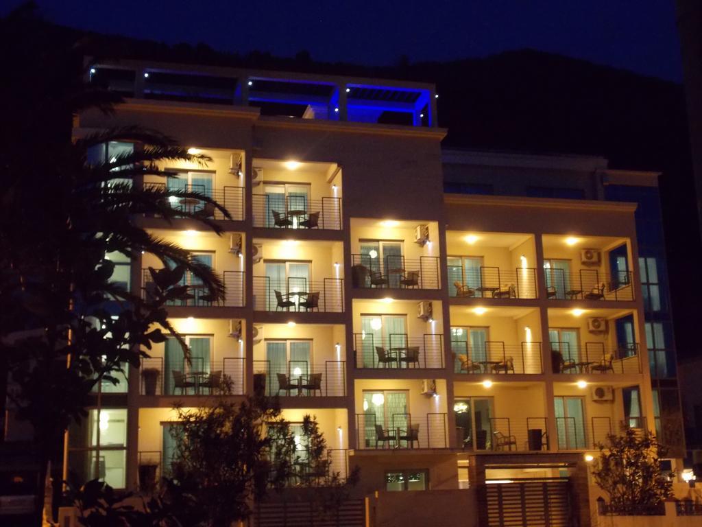 Apartments And Rooms Grand Palazzo ブドヴァ エクステリア 写真