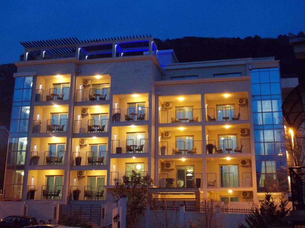 Apartments And Rooms Grand Palazzo ブドヴァ エクステリア 写真