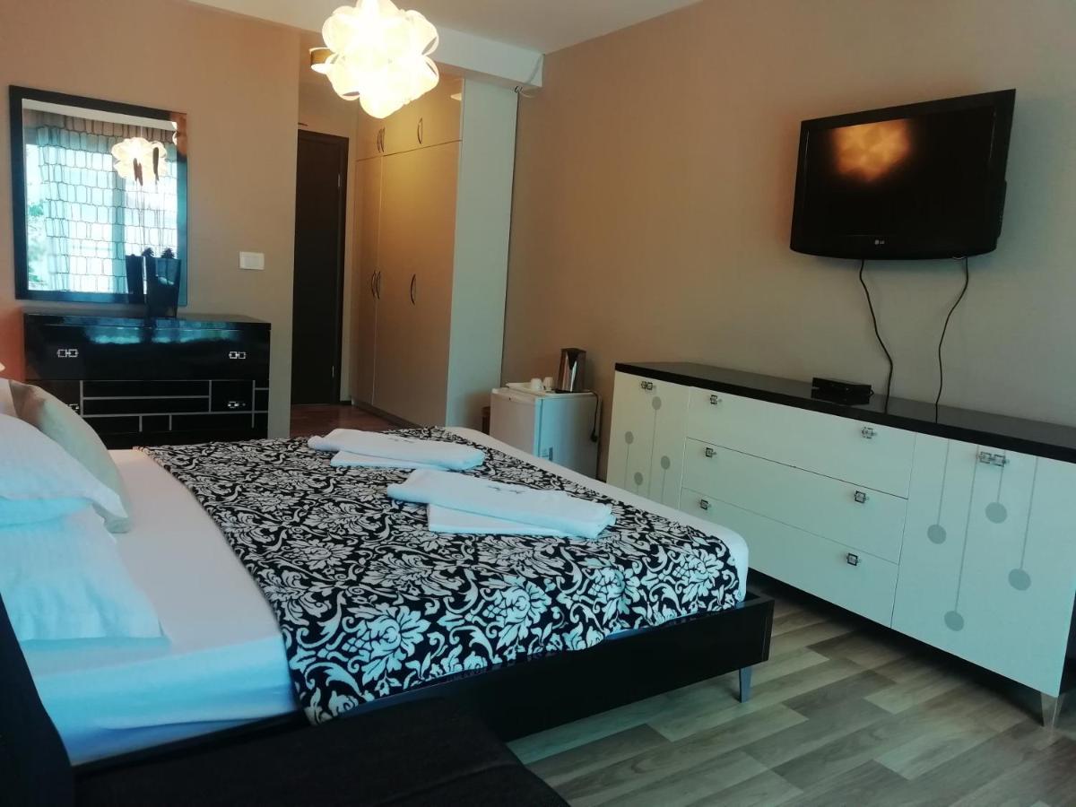 Apartments And Rooms Grand Palazzo ブドヴァ エクステリア 写真