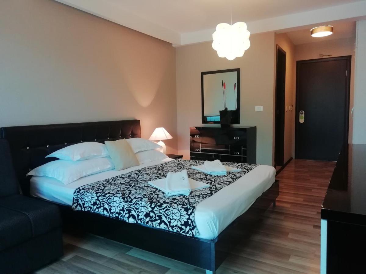 Apartments And Rooms Grand Palazzo ブドヴァ エクステリア 写真